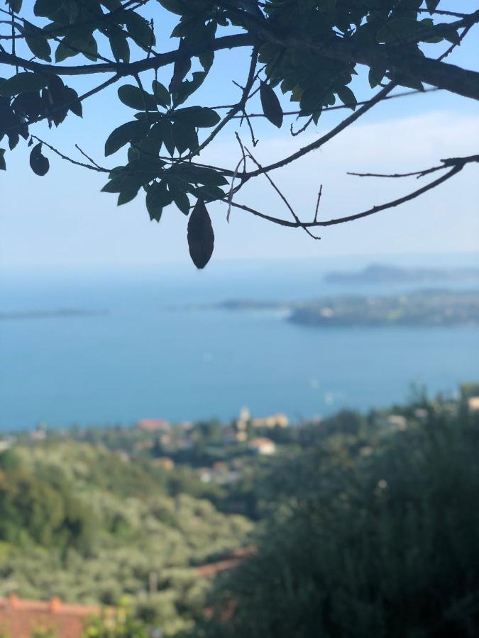 La Casa Di Andrea Appartement Gardone Riviera Buitenkant foto