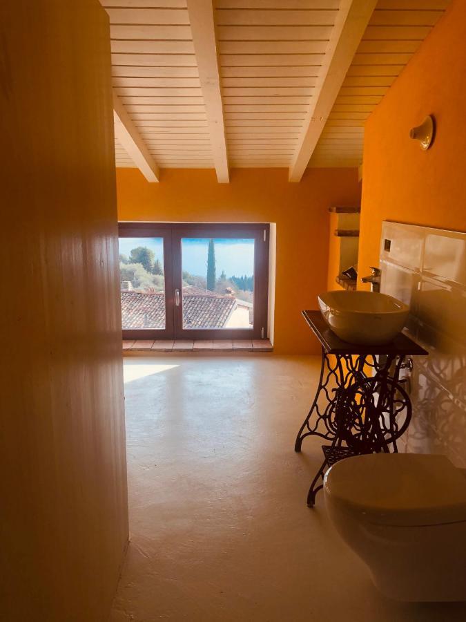 La Casa Di Andrea Appartement Gardone Riviera Buitenkant foto