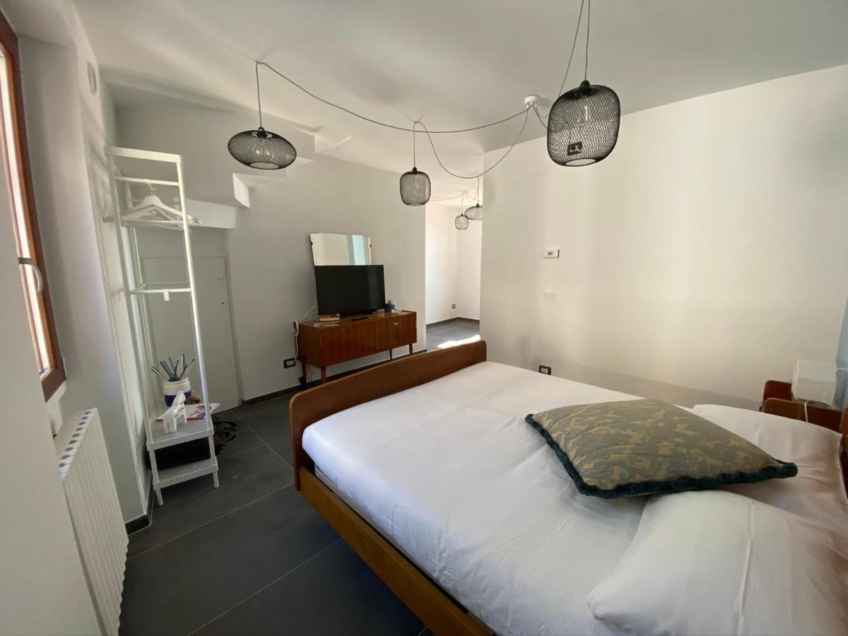 La Casa Di Andrea Appartement Gardone Riviera Buitenkant foto