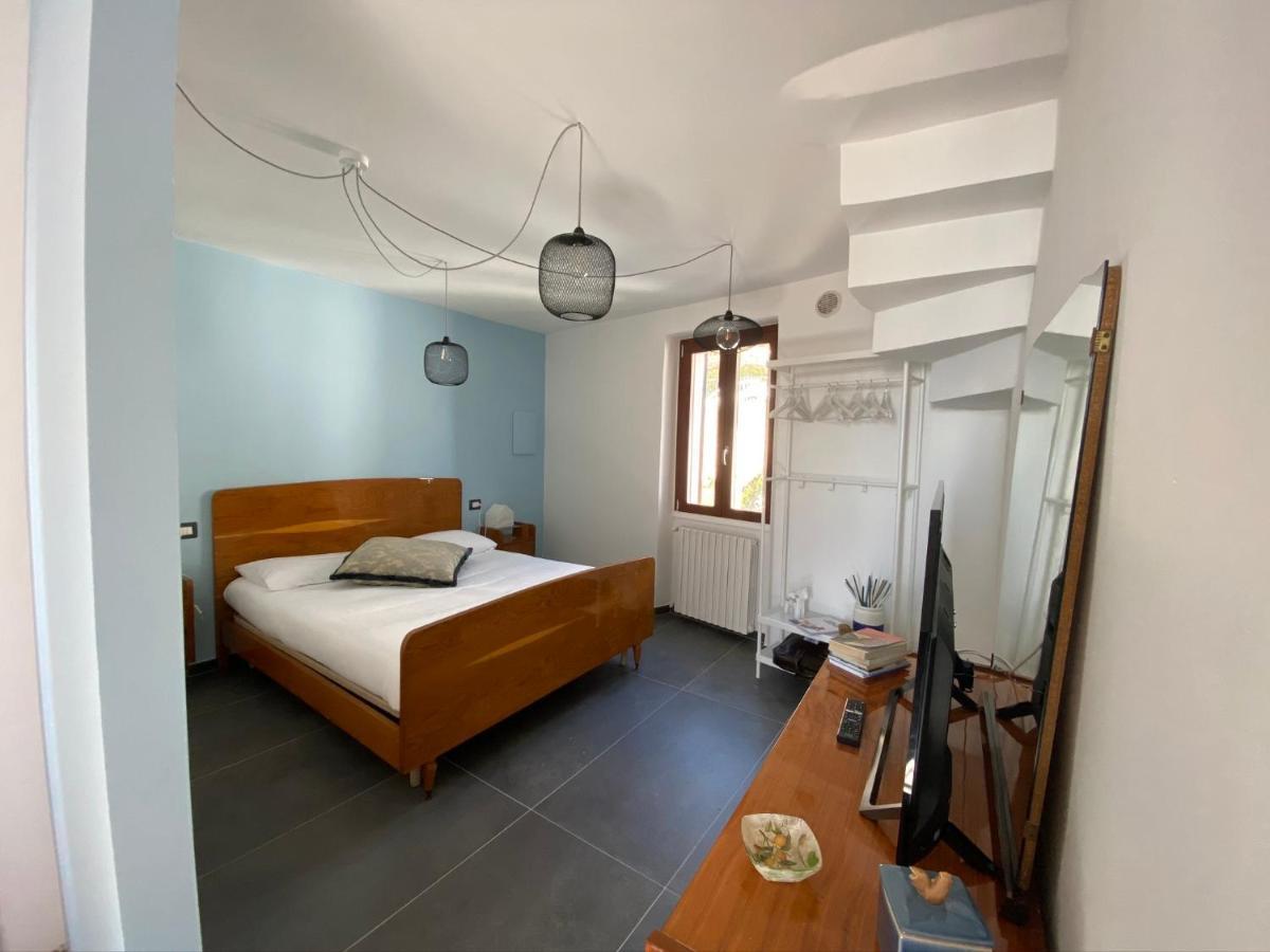La Casa Di Andrea Appartement Gardone Riviera Buitenkant foto