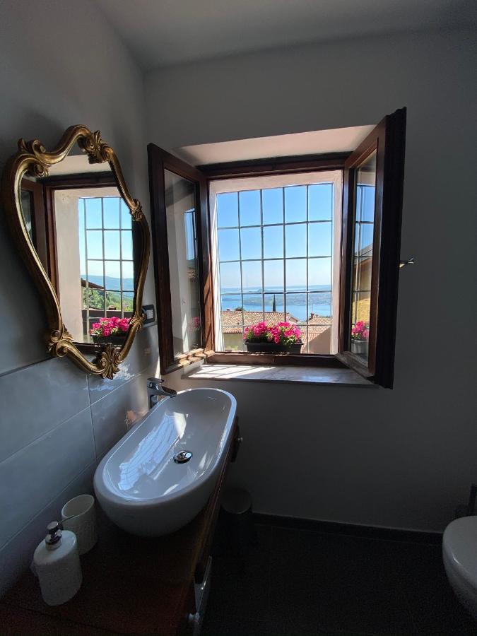 La Casa Di Andrea Appartement Gardone Riviera Buitenkant foto