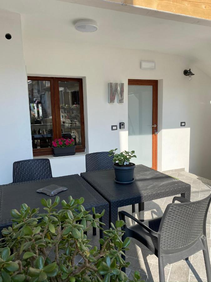 La Casa Di Andrea Appartement Gardone Riviera Buitenkant foto