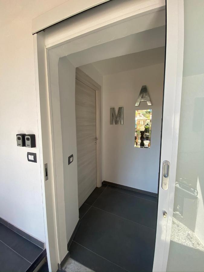 La Casa Di Andrea Appartement Gardone Riviera Buitenkant foto